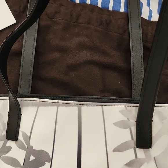 Akris Ai Tote NWT
